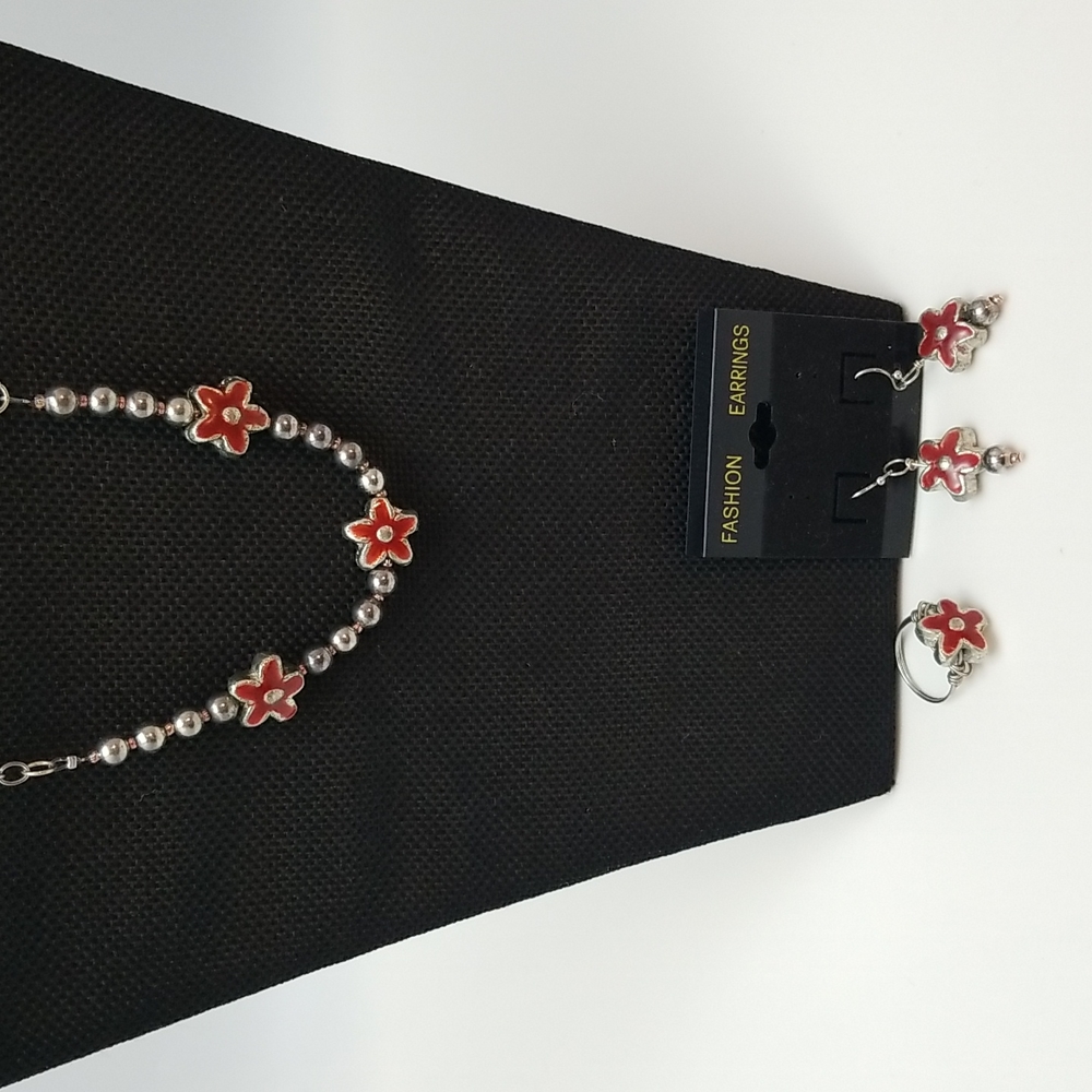 Jewelry - Picture 2 of 3
